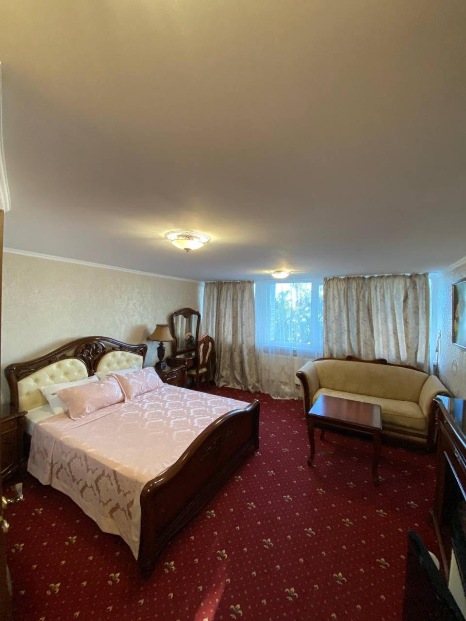 Hotel Shalanda Odessa Esterno foto