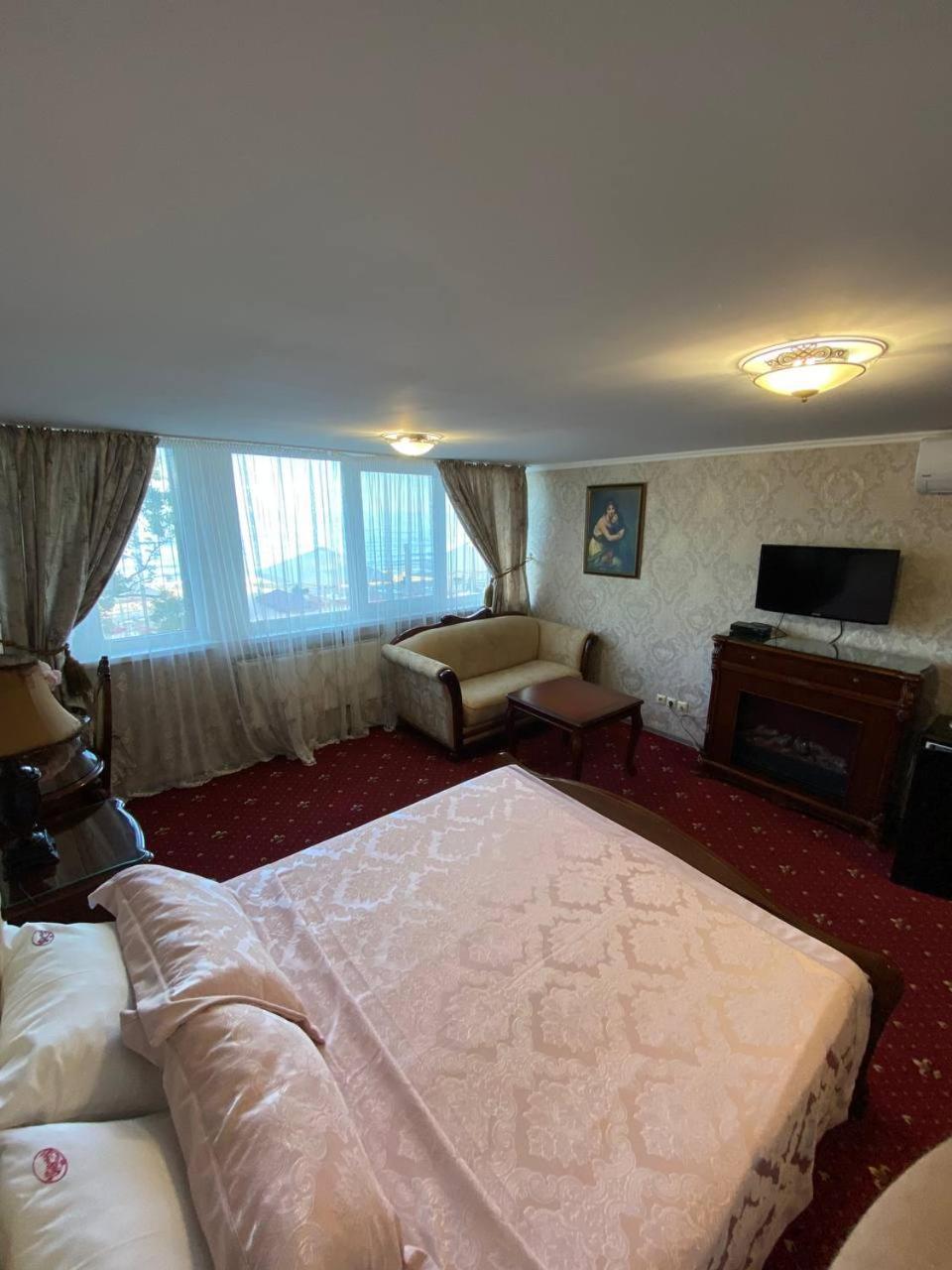 Hotel Shalanda Odessa Esterno foto